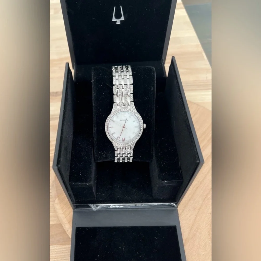 Bulova Swarovski Crystal Ladies Watch Mother of Pearl Face Gorgeous New w/o Tags